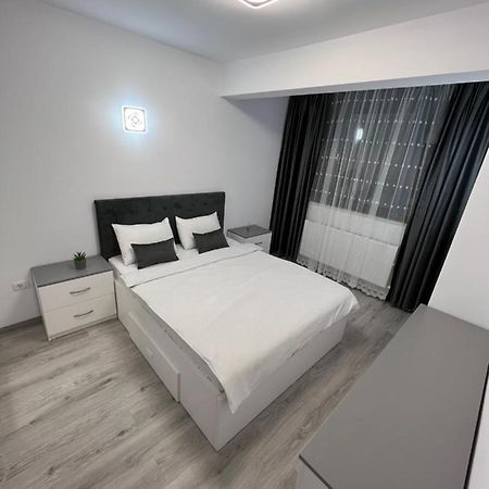 Sunny Accommodation Suceava Bagian luar foto