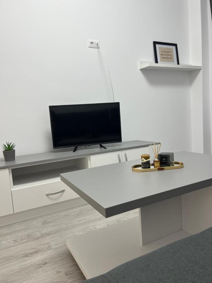 Sunny Accommodation Suceava Bagian luar foto