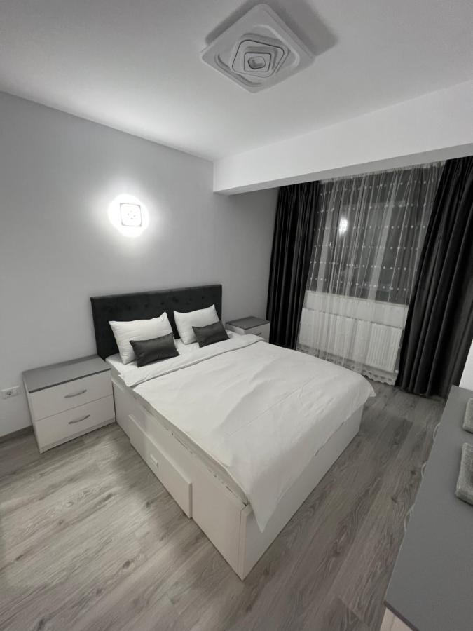 Sunny Accommodation Suceava Bagian luar foto