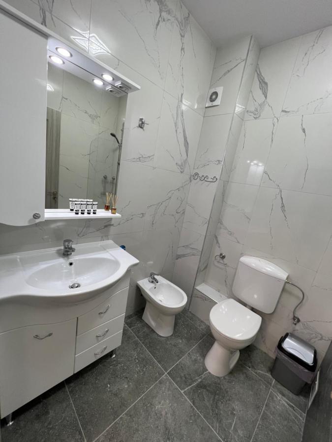 Sunny Accommodation Suceava Bagian luar foto