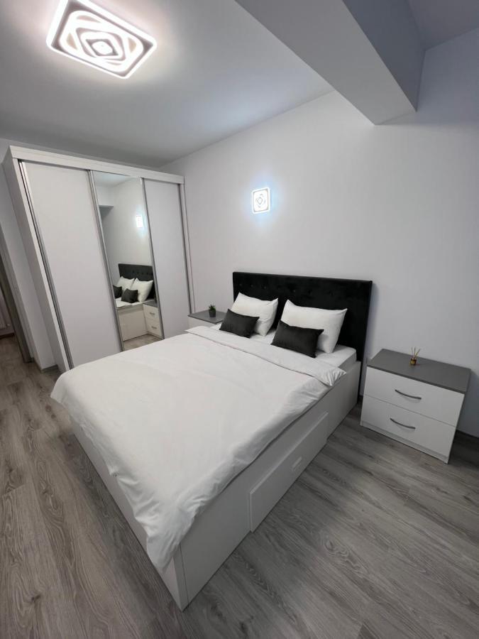 Sunny Accommodation Suceava Bagian luar foto