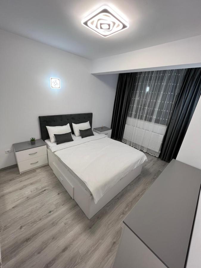 Sunny Accommodation Suceava Bagian luar foto