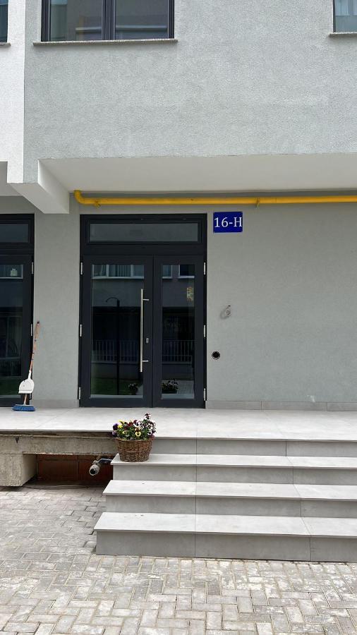 Sunny Accommodation Suceava Bagian luar foto