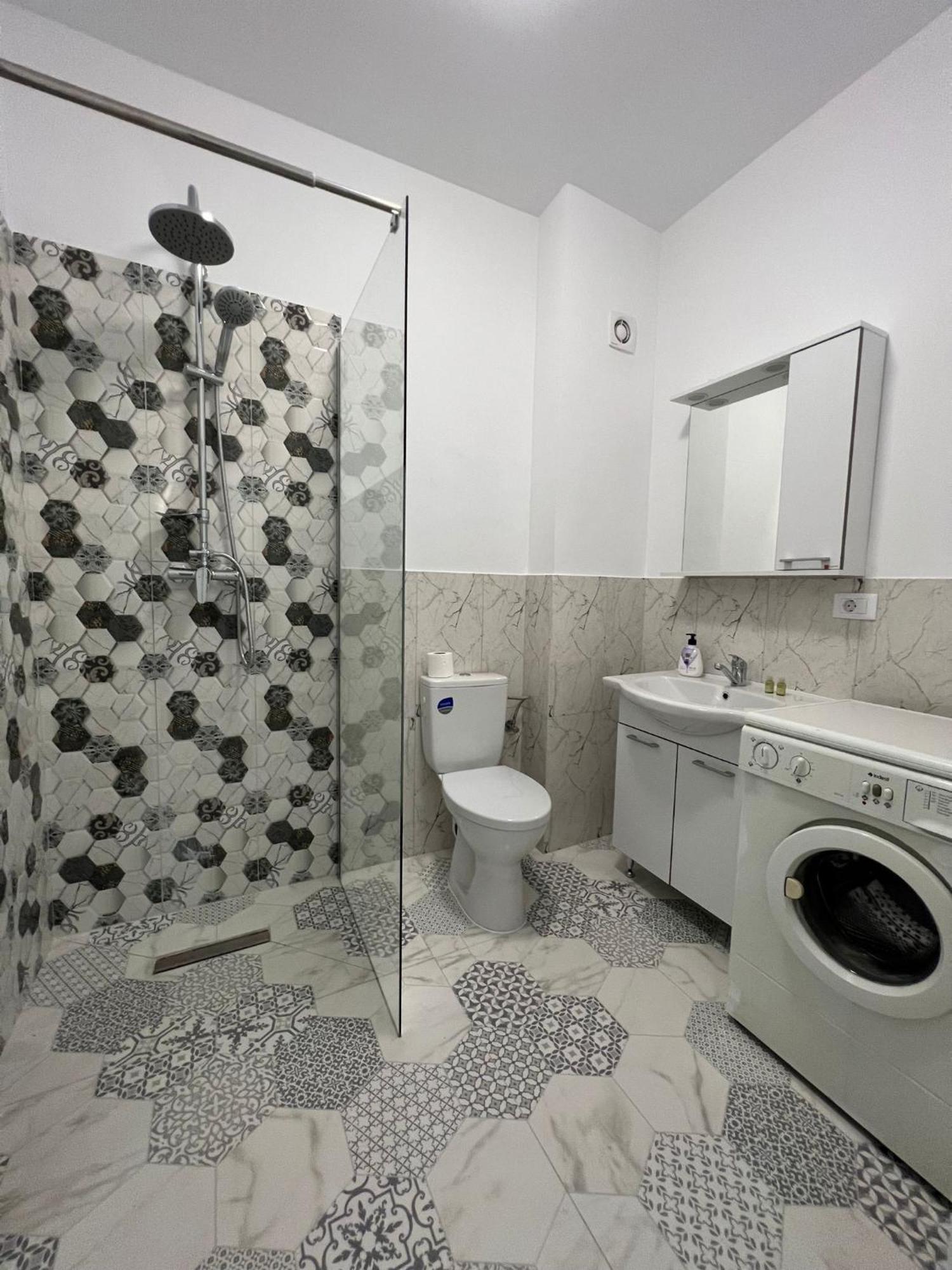 Sunny Accommodation Suceava Bagian luar foto